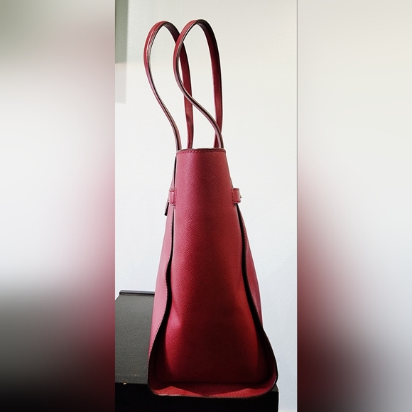 MICHAEL KORS | Carmen Tote Bag | Faux Saffiano Leather | Mulberry - Picture 10 of 14